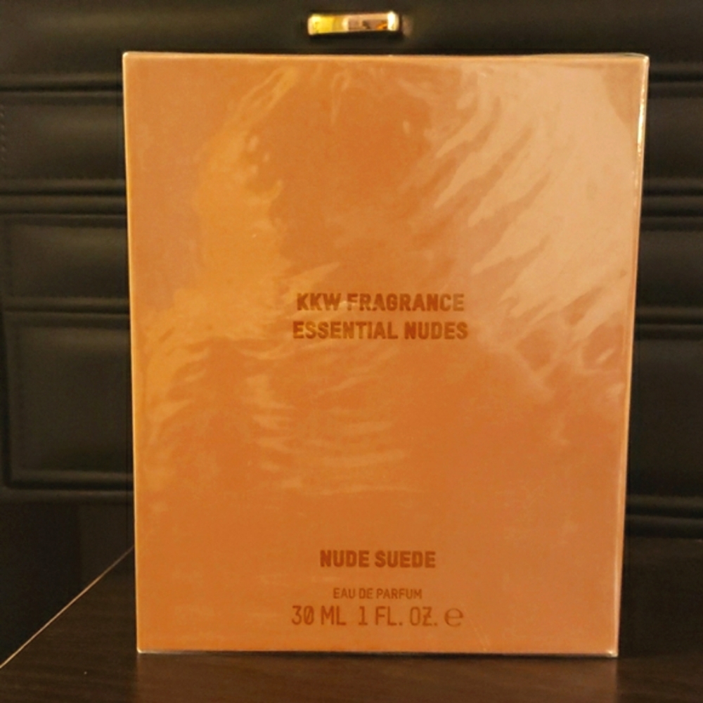 KKW NUDE SUEDE